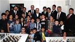 Gençlik ve Spor Bakanı Akif Çağatay Kılıç, Eskişehir Odunpazarı Gençlik Merkezi'ni ziyaret etti.
