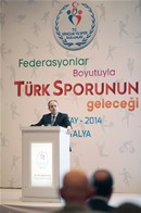 Gençlik ve Spor Bakanı Akif Çağatay Kılıç, Antalya'da düzenlenen Federasyonlar Boyutuyla Türk Sporunun Geleceği Çalıştayı açılış törenine katıldı.
