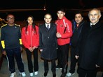 Gençlik ve Spor Bakanı Akif Çağatay Kılıç, çeşitli ziyaret ve incelemelerde bulunmak için geldiği Gaziantep'te vatandaşlar tarafından karşıladı.