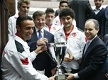 Sayın Başbakanımız Ahmet Davutoğlu ve Gençlik ve Spor Bakanı Akif Çağatay Kılıç, TBMM Ak Parti Grup Toplantısı'nda Ampute Futbol Milli Takımı'nı kabul etti. 