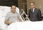 Gençlik ve Spor Bakanı Akif Çağatay Kılıç, hastanede tedavi gören Milli Hakem Cüneyt Çakır 'ı ziyaret etti.