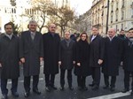 Başbakan Ahmet Davutoğlu ile Gençlik ve Spor Bakanı Akif Çağatay Kılıç, Paris'te meydana gelen terör saldırısına karşı düzenlenen dayanışma yürüyüşüne katıldı.