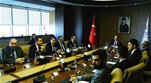 Gençlik ve Spor Bakanı Akif Çağatay Kılıç, Genç Birlik Vakfı Yönetim Kurulu Üyelerini makamında kabul etti.
