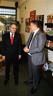 Gençlik ve Spor Bakanı Akif Çağatay Kılıç, Tiran Yunus Emre Kültür Merkezi'ni ziyaret etti.