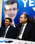 Gençlik ve Spor Bakanı Akif Çağatay Kılıç, Adıyaman Kahta Ak Parti İlçe Başkanlığı'nı ziyaret etti.