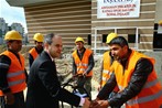 Gençlik ve Spor Bakanı Akif Çağatay Kılıç, Adıyaman'ın Besni İlçesi'nde yapımı devam eden spor salonu inşaatında incelemelerde bulundu.