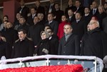 Başbakan Ahmet Davutoğlu ile Gençlik ve Spor Bakanı Akif Çağatay Kılıç, 18 Mart Şehitleri Anma Günü ve Çanakkale Deniz Zaferi’nin 100.yılı Törenleri'ne katıldı.