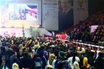 Başbakan Ahmet Davutoğlu ile Gençlik ve Spor Bakanı Akif Çağatay Kılıç, AK Parti İstanbul İl Başkanlığı'nın Abdi İpekçi Spor Salonunda düzenlediği Biz Birlikte Türkiye'yiz Bahar Şöleni ne katıldı.