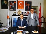 Gençlik ve Spor Bakanı Akif Çağatay Kılıç, Samsun Ak Parti İlkadım İlçe Başkanlığı'nı ziyaret etti.
