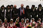Cumhurbaşkanı Recep Tayyip Erdoğan ile Gençlik ve Spor Bakanı Akif Çağatay Kılıç, Sinan Erdem Spor Salonu'nda düzenlenen Rizeliler Buluşuyor etkinliğine katıldı.