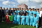 Gençlik ve Spor Bakanı Akif Çağatay Kılıç, Konya'nın Çumra ilçesindeki stadyumda incelemelerde bulundu.Kılıç, burada Çumra Çatalhöyük Spor Kulübü sporcuları ile sohbet etti.