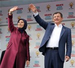 Başbakan Ahmet Davutoğlu ile Gençlik ve Spor Bakanı Akif Çağatay Kılıç, Ak Parti Burdur Mitingine katıldı.