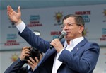 Başbakan Ahmet Davutoğlu ile Gençlik ve Spor Bakanı Akif Çağatay Kılıç, Ak Parti Burdur Mitingine katıldı.