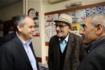 Gençlik ve Spor Bakanı Akif Çağatay Kılıç, Samsun'un Havza İlçesi esnafını ziyaret etti.