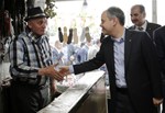 Gençlik ve Spor Bakanı Akif Çağatay Kılıç, Samsun'un Havza İlçesi esnafını ziyaret etti.