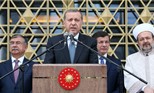 Cumhurbaşkanı Recep Tayyip Erdoğan ve Başbakan Ahmet Davutoğlu ile Gençlik ve Spor Bakanı Çağatay Kılıç, Cumhurbaşkanlığı Külliyesi içinde yer alan Beştepe Millet Camisi'nin açılışına katıldı.