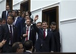 Başbakan Ahmet Davutoğlu ile Gençlik ve Spor Bakanı Akif Çağatay Kılıç, AK Parti TBMM Grup toplantısına katıldı.