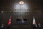 Başbakan Ahmet Davutoğlu ile Gençlik ve Spor Bakanı Akif Çağatay Kılıç, AK Parti TBMM Grup toplantısına katıldı.