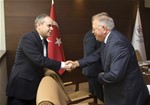 Gençlik ve Spor Bakanı Akif Çağatay Kılıç, Türkiye Beyazay Derneği Genel Başkanı Lokman Ayva’yı kabul etti.