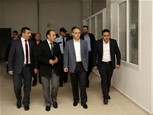 Gençlik ve Spor Bakanı Akif Çağatay Kılıç, Samsun'un Kavak İlçesi'nde yapımı tamamlanan kapalı spor salonunda inceleme yaptı.
