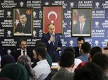 Gençlik ve Spor Bakanı Akif Çağatay Kılıç, AK Parti Çarşamba İlçe Teşkilatı ile bir araya geldi.