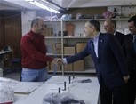 Gençlik ve Spor Bakanı Akif Çağatay Kılıç, Samsun'un Çarşamba İlçesi'nde konfeksiyon atölyesini ziyaret etti.