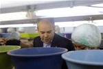 Gençlik ve Spor Bakanı Akif Çağatay Kılıç, Samsun'un Çarşamba İlçesi'nde fındık fabrikasını ziyaret etti.