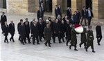 Başbakan Ahmet Davutoğlu ve Bakanlar Kurulu Üyeleri Anıtkabir'i ziyaret etti.