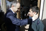 Gençlik ve Spor Bakanı Akif Çağatay Kılıç, bir dizi temas ve incelemelerde bulunmak üzere geldiği Mardin’de ilk olarak esnafı ziyaret etti. Mardin halkı ve esnafı Bakan Çağatay Kılıç'a yoğun ilgi göst