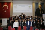 Bakan Çağatay Kılıç, bir dizi temas ve incelemelerde bulunmak üzere geldiği Mardin’de AK Parti Mardin Gençlik Kolları Başkanlığını ziyaret etti.