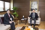 Gençlik ve Spor Bakanı Akif Çağatay Kılıç, Avrupa Birliği Bakanlığı Bakan Yardımcısı Ali Şahin'i makamında kabul etti.