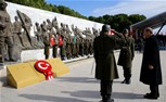 Gençlik ve Spor Bakanı Akif Çağatay Kılıç, Çanakkale Zaferi'nin 101. yıldönümü dolayısıyla 18 Mart Stadyumu'nda düzenlenen törende Cumhurbaşkanı Recep Tayyip Erdoğan'a eşlik etti.