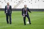 Vodafone Arena’nın resmi açılışı Cumhurbaşkanı Recep Tayyip Erdoğan, Başbakan Ahmet Davutoğlu ve Gençlik ve Spor Bakanı Akif Çağatay Kılıç'ın katılımıyla gerçekleştirildi.