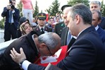 Şehit Er Özkan Özden için Samsun’da düzenlenen cenaze törenine katılan Gençlik ve Spor Bakanı Akif Çağatay Kılıç, Özden’in ailesine başsağlığı diledi.