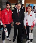 Gençlik ve Spor Bakanı Akif Çağatay Kılıç, 2014 Nanjing Yaz Gençlik Olimpiyat Oyunları'nda madalya kazanan sporcuları makamında kabul etti.
