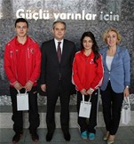 Gençlik ve Spor Bakanı Akif Çağatay Kılıç, 2014 Nanjing Yaz Gençlik Olimpiyat Oyunları'nda madalya kazanan sporcuları makamında kabul etti.