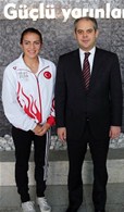 Gençlik ve Spor Bakanı Akif Çağatay Kılıç, 2014 Nanjing Yaz Gençlik Olimpiyat Oyunları'nda madalya kazanan sporcuları makamında kabul etti.