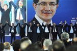 Başbakan Ahmet Davutoğu ile Gençlik ve Spor Bakanı Akif Çağatay Kılıç, Ankara Arena Spor Salonu'nda düzenlenen Ak Parti Ankara 5. Olağan İl Kongresine katıldı.