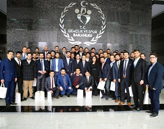 Gençlik ve Spor Bakanı Akif Çağatay Kılıç, 60 üniversitenin öğrenci konseyi başkanlarını kabul etti.