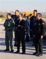GENÇLİK VE SPOR BAKANI AKİF ÇAĞATAY KILIÇ 4.ANA JET ÜSTÜNDE SOLO TÜRK GÖSTERİSİNİ İZLEDİ