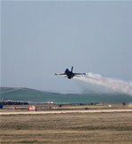 GENÇLİK VE SPOR BAKANI AKİF ÇAĞATAY KILIÇ 4.ANA JET ÜSTÜNDE SOLO TÜRK GÖSTERİSİNİ İZLEDİ
