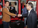 Gençlik ve Spor Bakanı Akif Çağatay Kılıç, Samsun'un Kavak İlçesi'nde esnaf ziyaretinde bulundu.