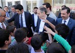 Gençlik ve Spor Bakanı Akif Çağatay Kılıç, Samsun'un Kavak İlçesi'nde esnaf ziyaretinde bulundu.
