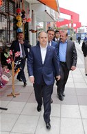Gençlik ve Spor Bakanı Akif Çağatay Kılıç, Samsun'un Canik İlçesi'nde esnaf ziyaretinde bulundu.