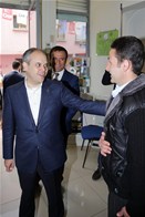 Gençlik ve Spor Bakanı Akif Çağatay Kılıç, Samsun'un Canik İlçesi'nde esnaf ziyaretinde bulundu.