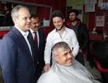 Gençlik ve Spor Bakanı Akif Çağatay Kılıç, Samsun'un Asarcık İlçesi'nde esnaf ziyaretinde bulundu.