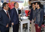 Gençlik ve Spor Bakanı Akif Çağatay Kılıç, Samsun'un Asarcık İlçesi'nde esnaf ziyaretinde bulundu.