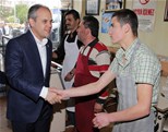 Gençlik ve Spor Bakanı Akif Çağatay Kılıç, Samsun'un Asarcık İlçesi'nde esnaf ziyaretinde bulundu.
