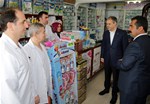 Gençlik ve Spor Bakanı Akif Çağatay Kılıç, Samsun'un Asarcık İlçesi'nde esnaf ziyaretinde bulundu.