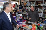Gençlik ve Spor Bakanı Akif Çağatay Kılıç, Samsun'un Asarcık İlçesi'nde esnaf ziyaretinde bulundu.